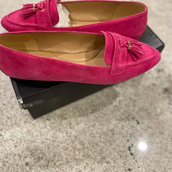 New with box size 9 fucsia/ magenta leather suede shoes - Picture 2 of 3
